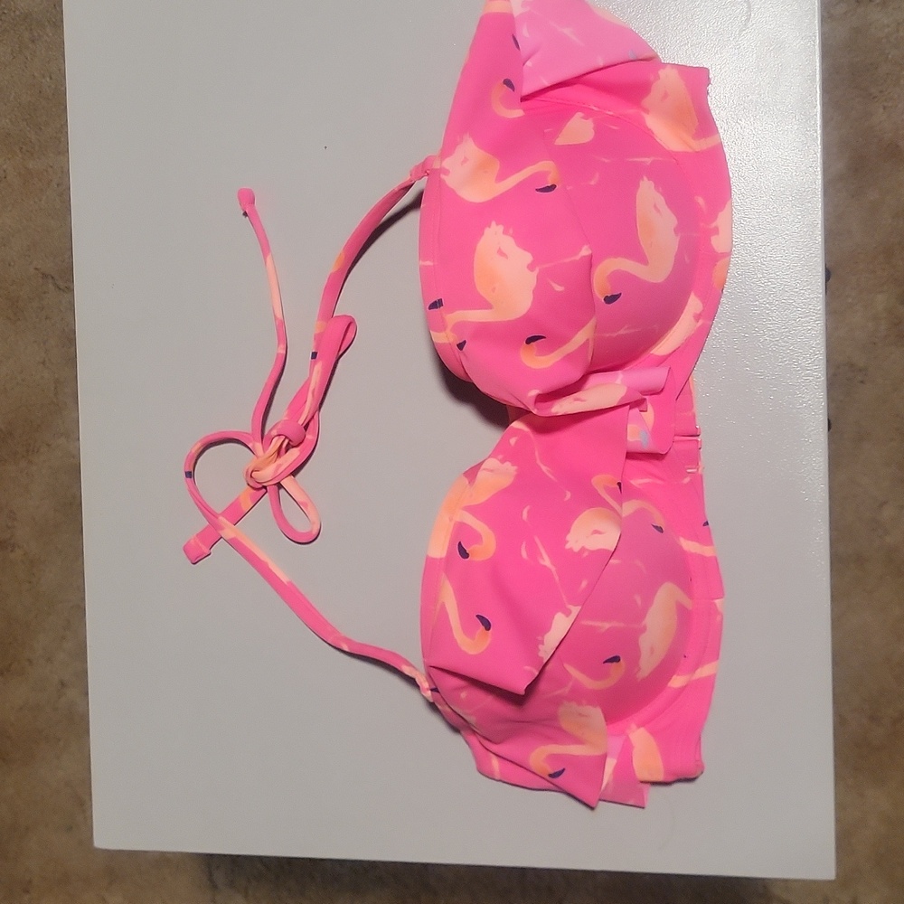 NWOT Aerie 34D swim top